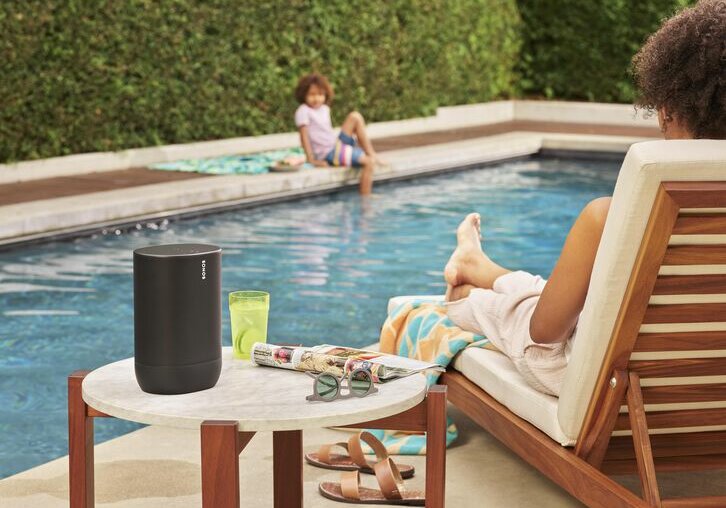 SONOS Move speaker by a pool